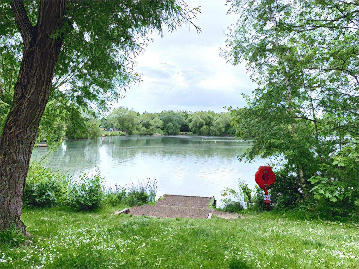 The Lake House, Woking Exterior foto